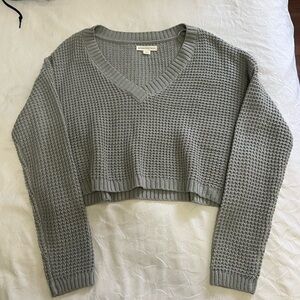 Aeropostale Gray V-Neck Sweater with Relaxed Fit